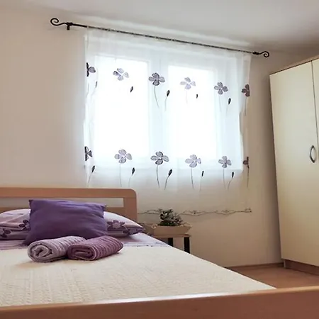 Asi Apartment *