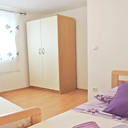 Asi Apartment *